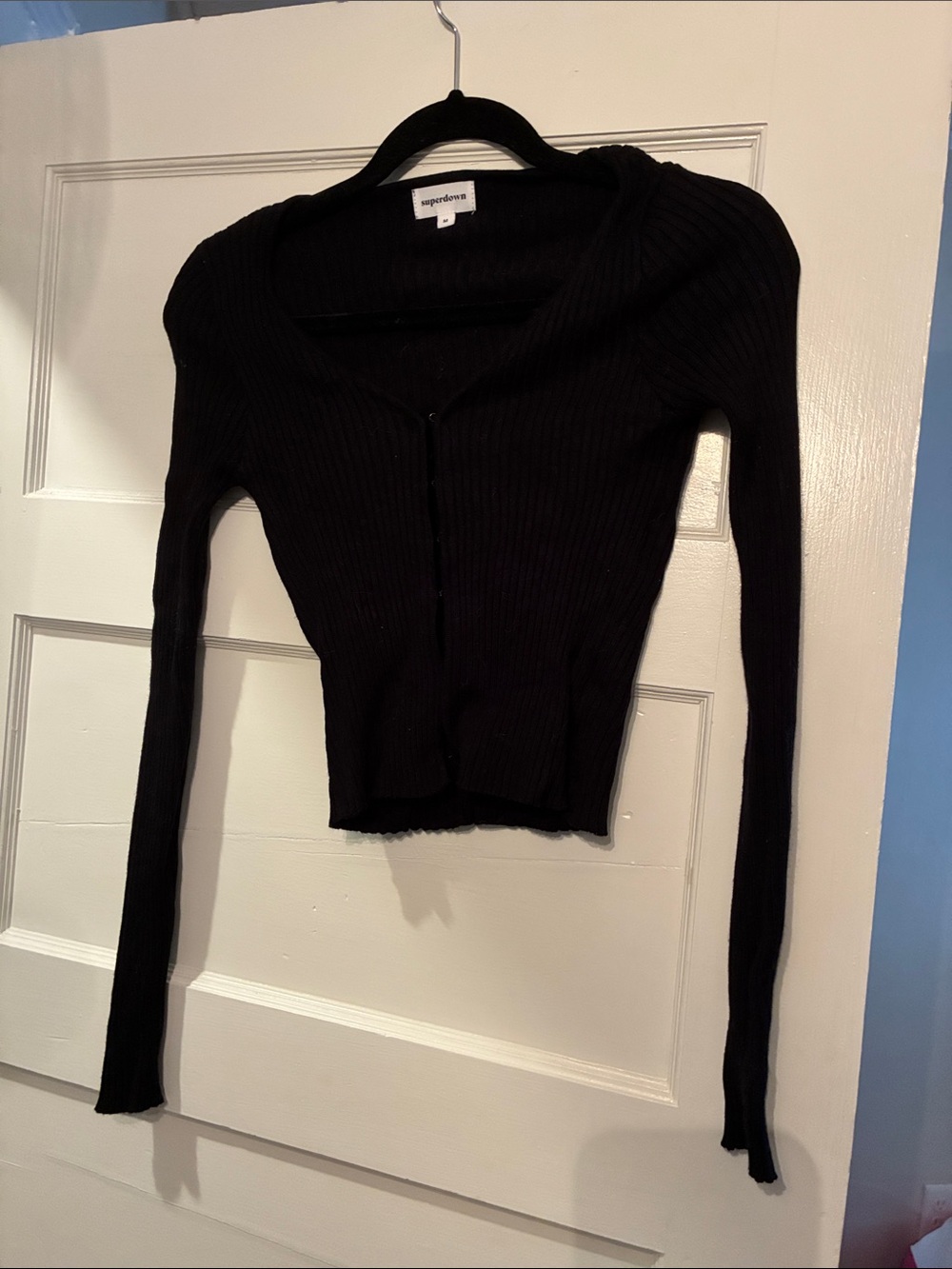 superdown Black Ribbed Long-Sleeve Crop Top with Front Cutout - Picture 5 of 6